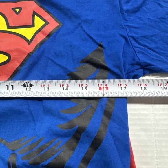 SUPERMAN T-SHIRT WITH REMOVEABLE CAPE KIDS SIZE M - Picture 5 of 8